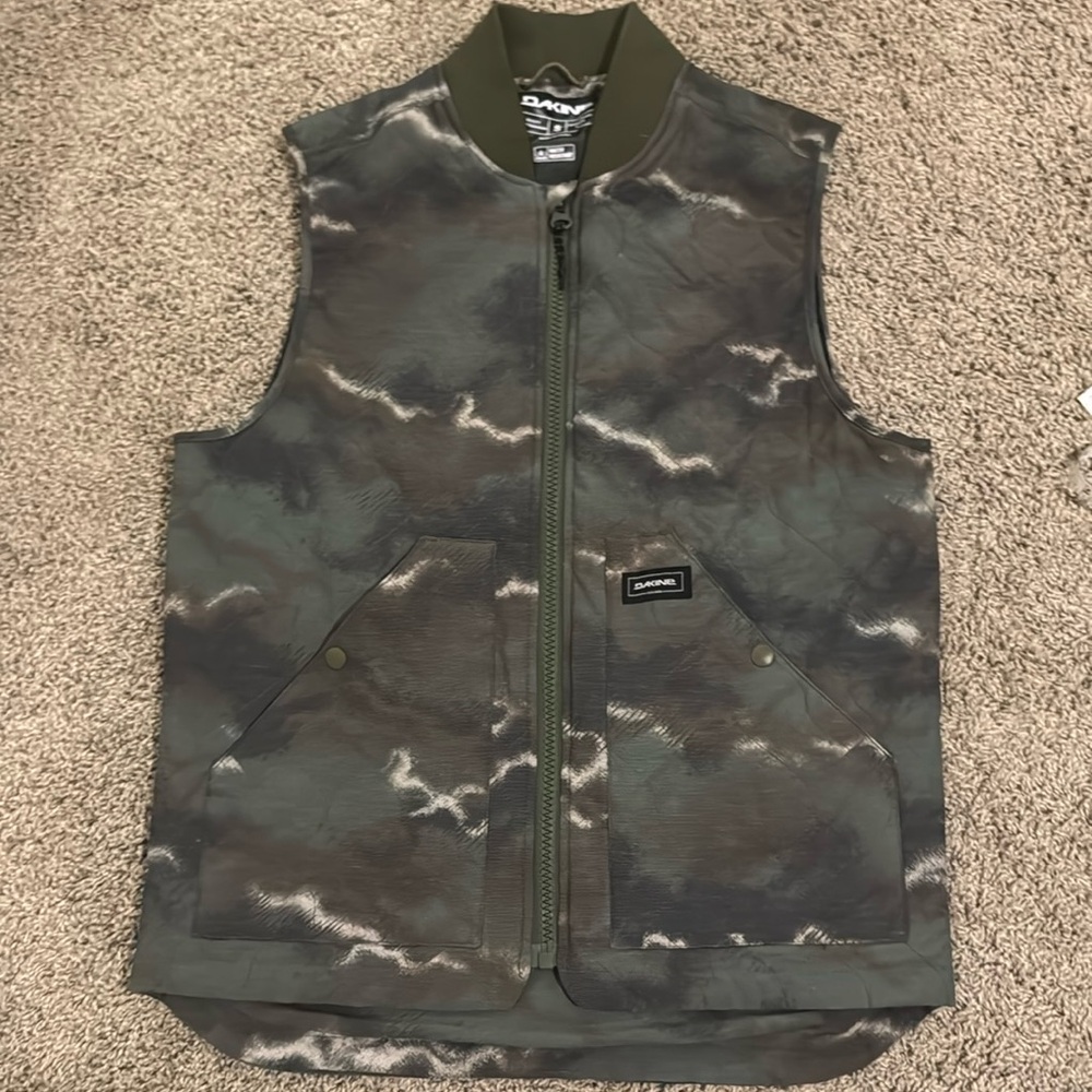 NWOT DAKINE WATER RESISTANT VEST SIZE SMALL